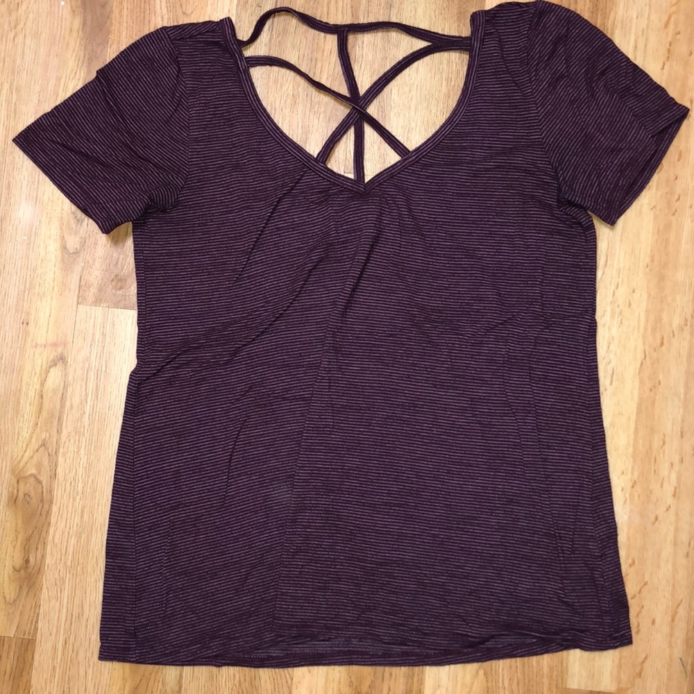 Short sleeve cross-cross top
